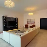 Exquisite 5-Br Paradise In Al Danah