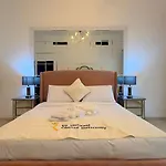 Exquisite 5-Br Paradise In Al Danah
