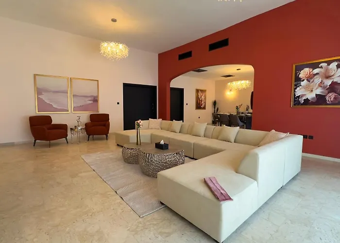 Exquisite 5-Br Paradise In Al Danah
