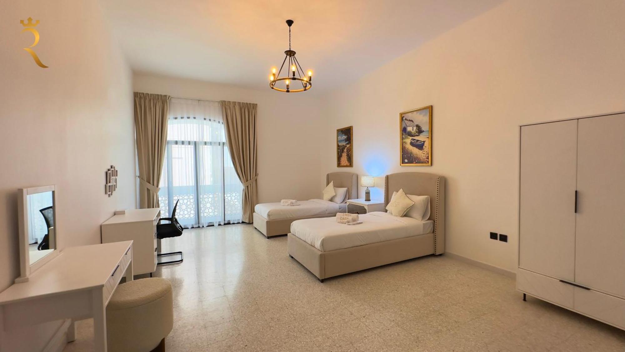 Exquisite 5-br Paradise In Al Danah *