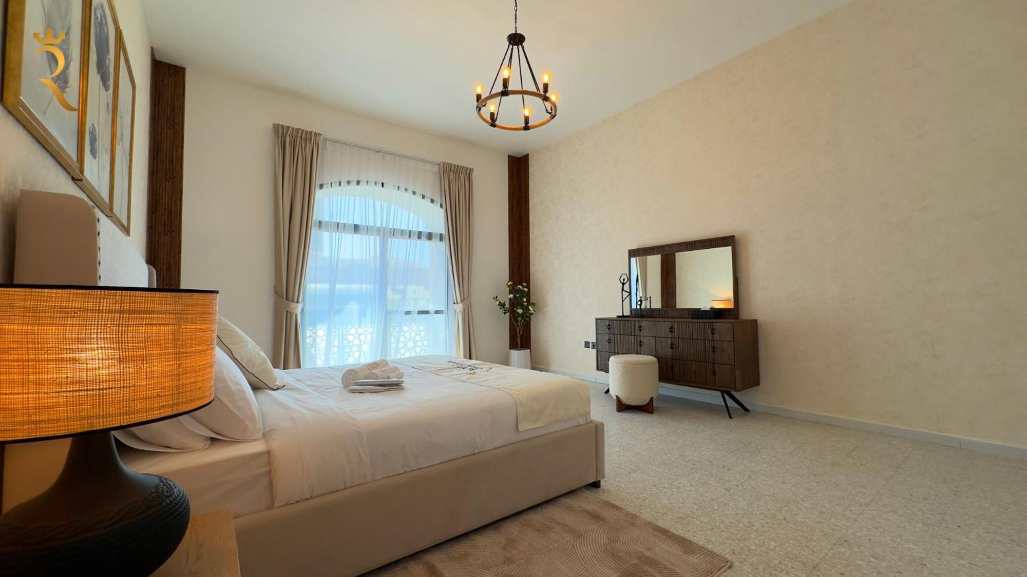 Exquisite 5-br Paradise In Al Danah *